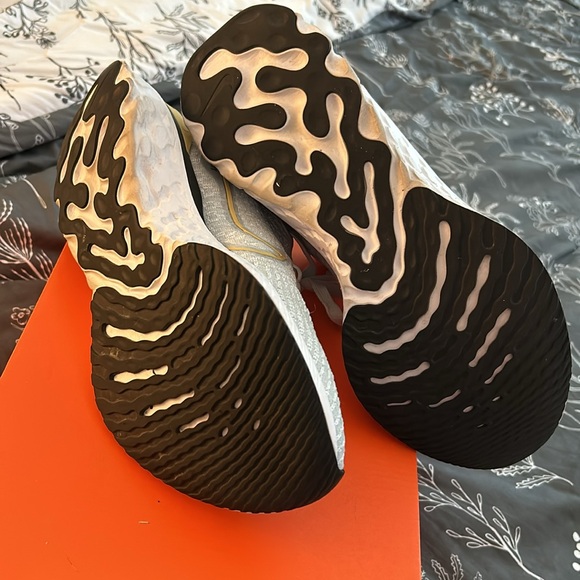 Nike Infinity 3 Flyknit Running Shoes size 11 - Picture 7 of 7